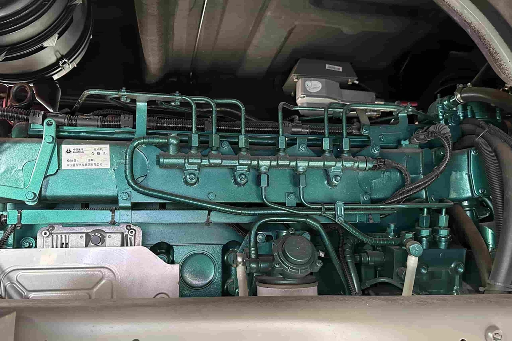 Động cơ 380HP 4 kỳ 6 xy lanh thẳng hàng